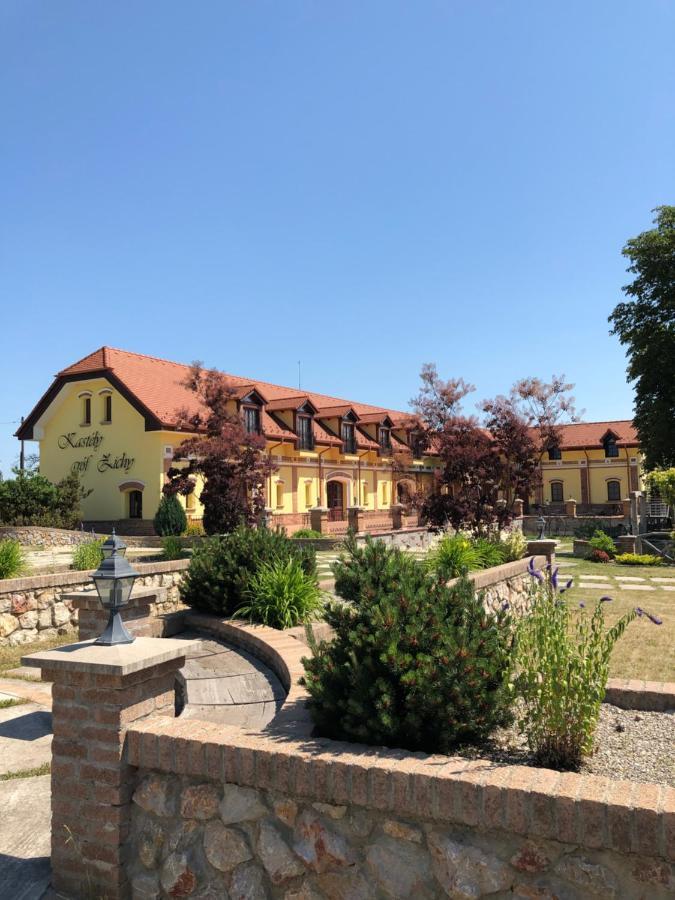 Kastely Grof Zichy Hotel Haniska Luaran gambar