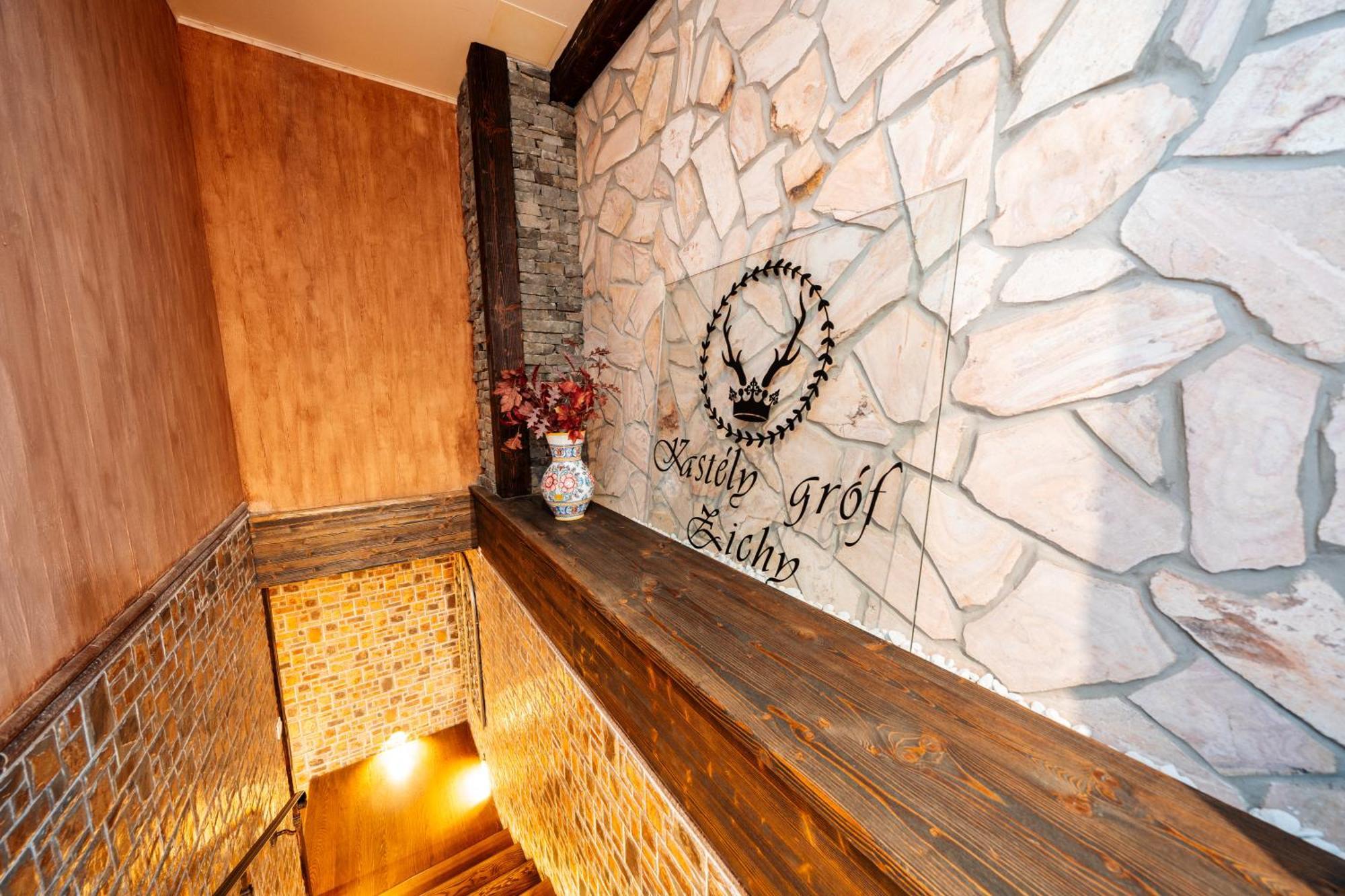 Kastely Grof Zichy Hotel Haniska Luaran gambar